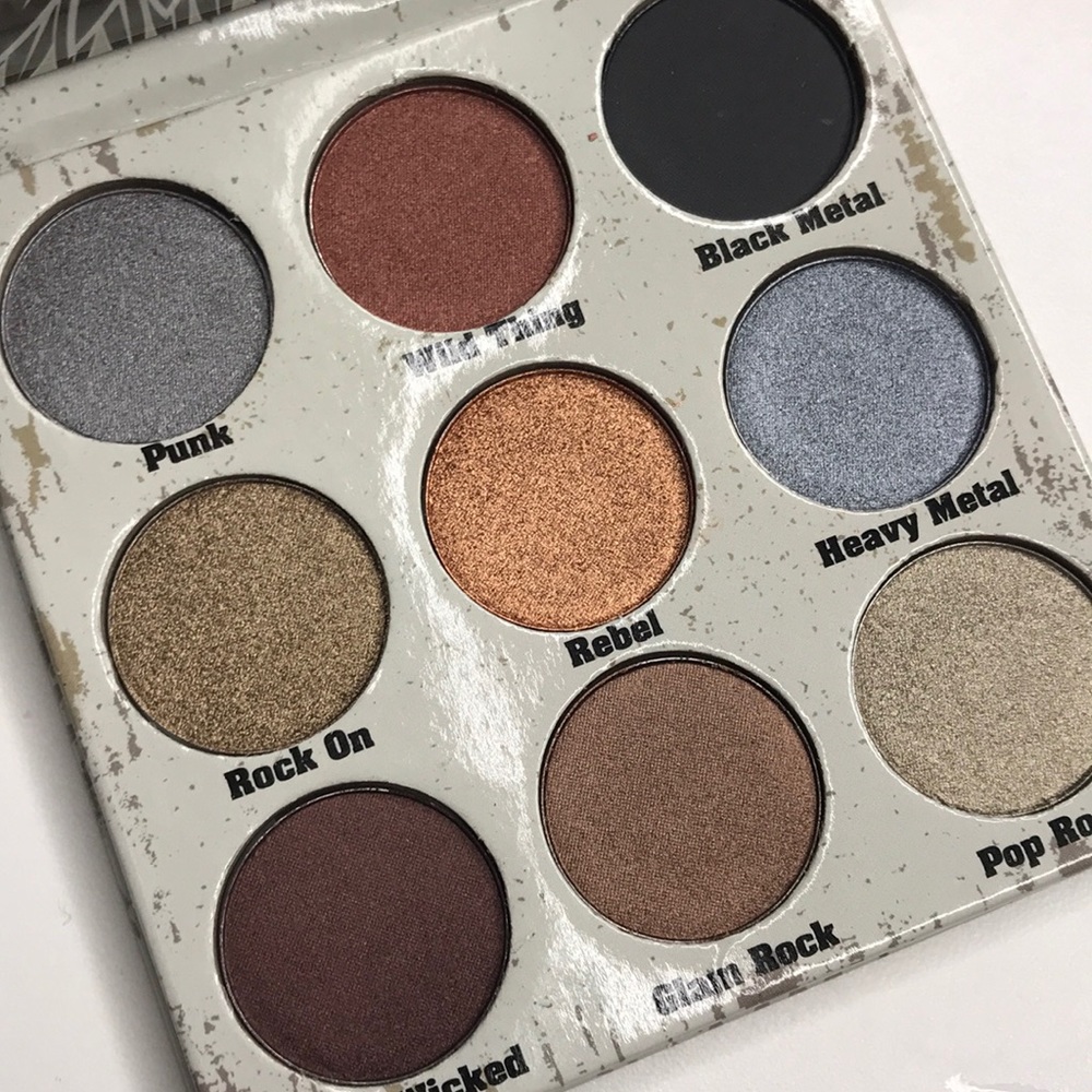 Crown Pro~Glam Metals Palette